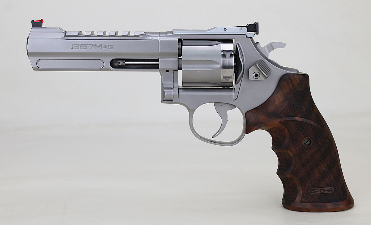Careful thought to ergonomic features makes the Spohr 285 Universal appropriate for competition as well as for hunting.